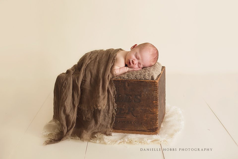 Danielle Hobbs Photography - Simple Newborn wooden crate