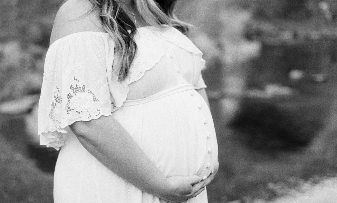 Northern Virginia Stone Bridge Mom with Baby Bump